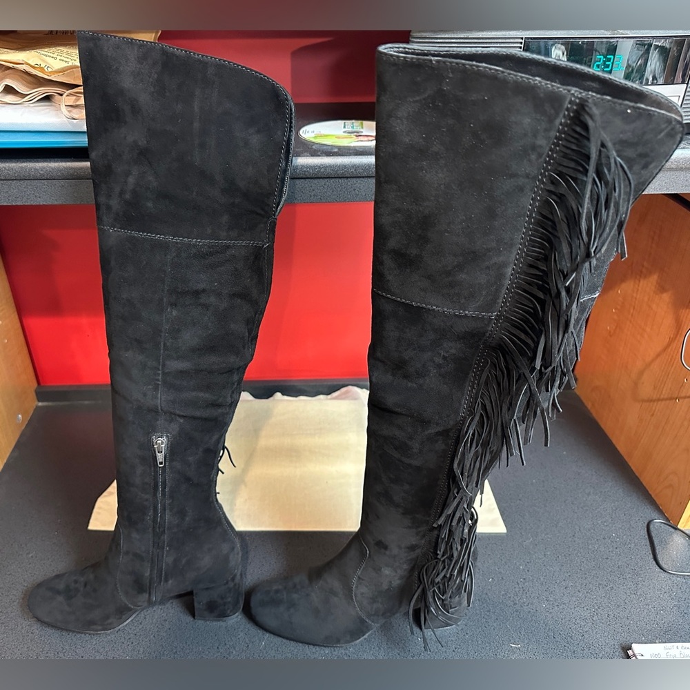 Frye Jodie Over The Knee Fringe Black Suede New with Tags & Box Women’s Sz 8.5M - Picture 2 of 16